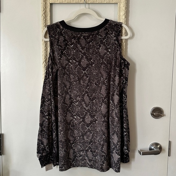 MICHAEL KORS | Women Round Neck Cold Shoulder Snakeskin Blouse, Multicolor - Picture 9 of 16